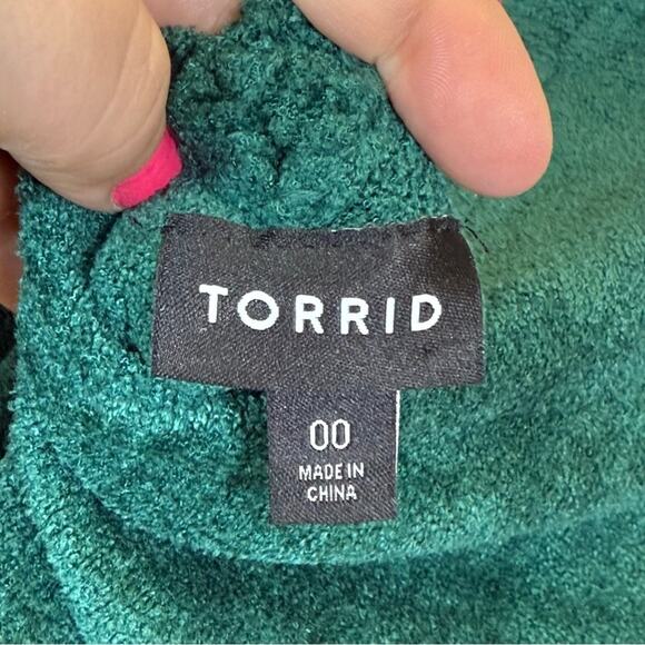 Torrid Green Cut Out Strappy V Back Soft Knit Sweater. Size 00(M/L) - Picture 4 of 6